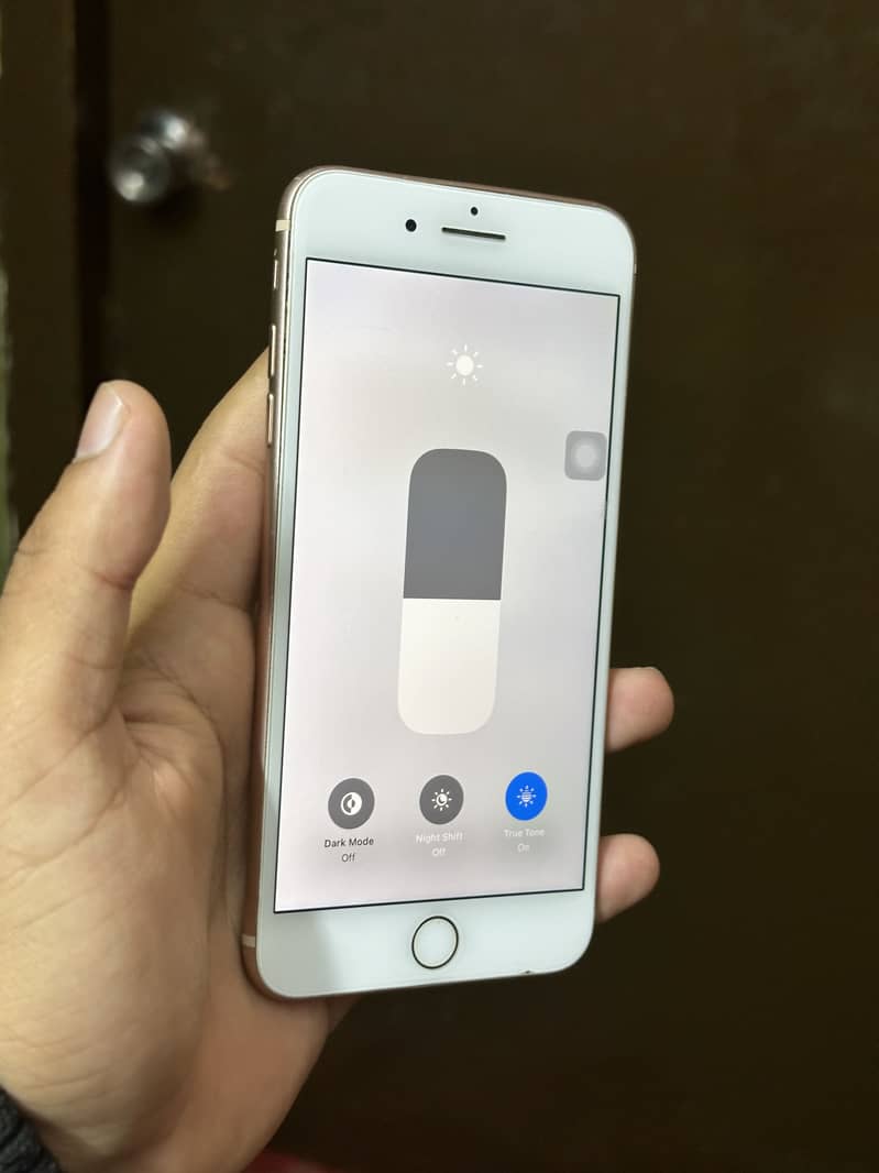 Apple iPhone 8 Plus 1