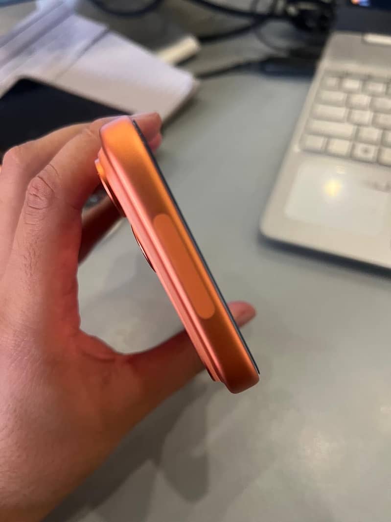 Apple Iphone 17 pro max 2