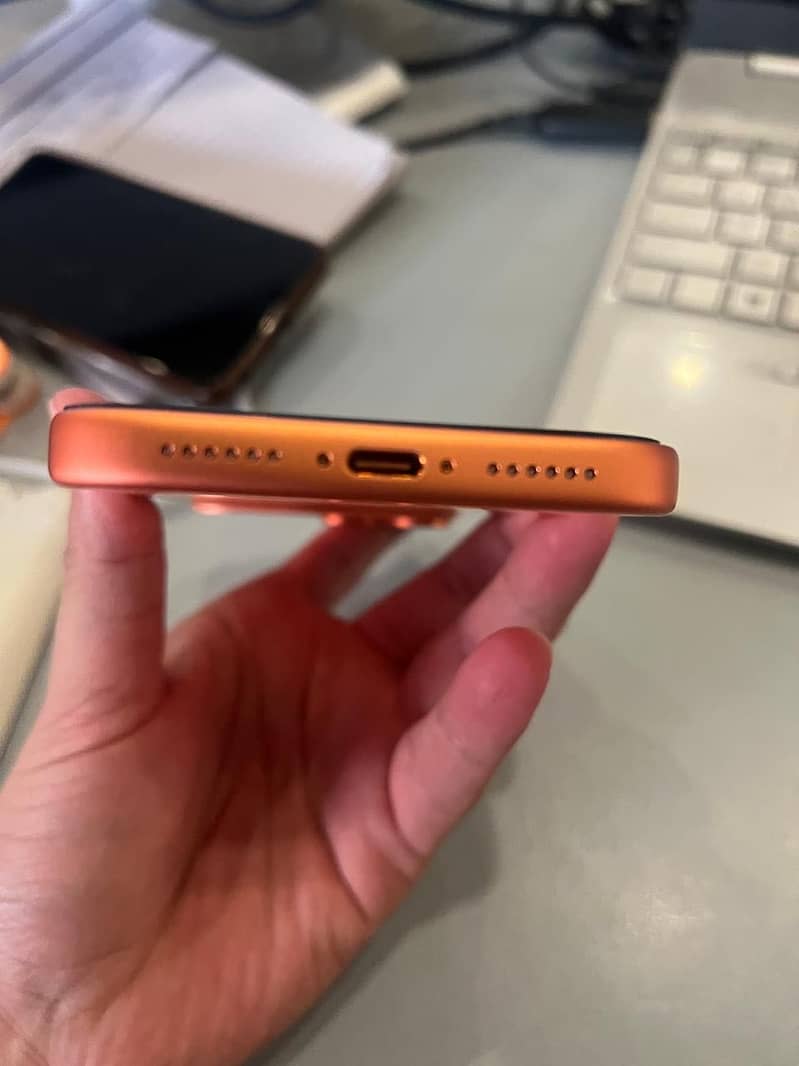 Apple Iphone 17 pro max 3