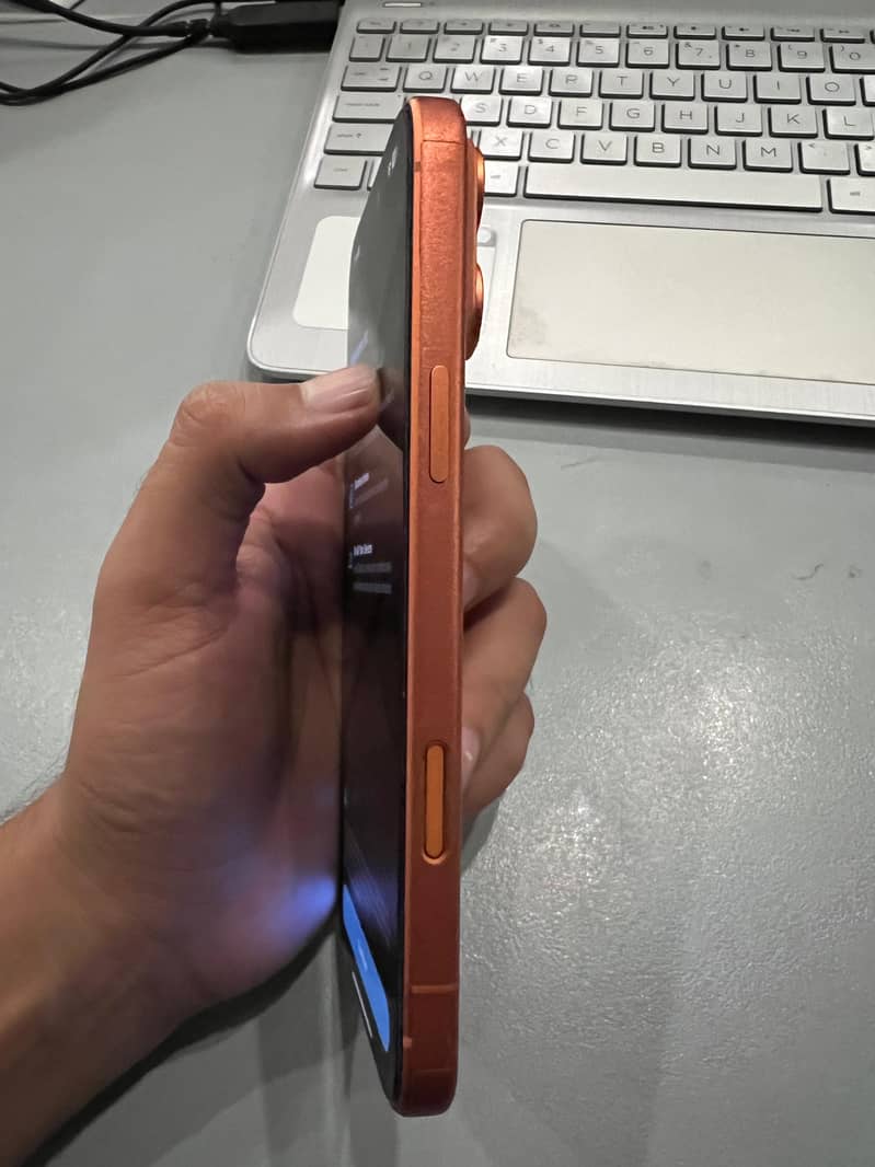 Apple Iphone 17 pro max 5