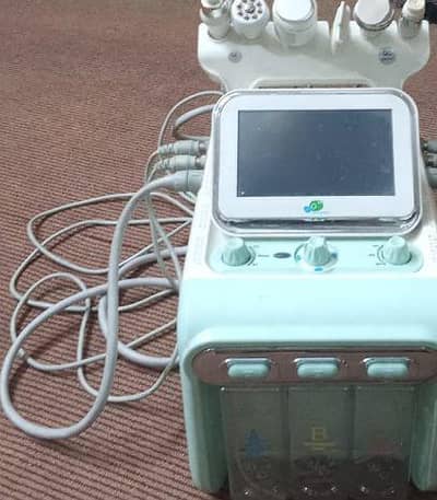 HyrdraFacial Machine