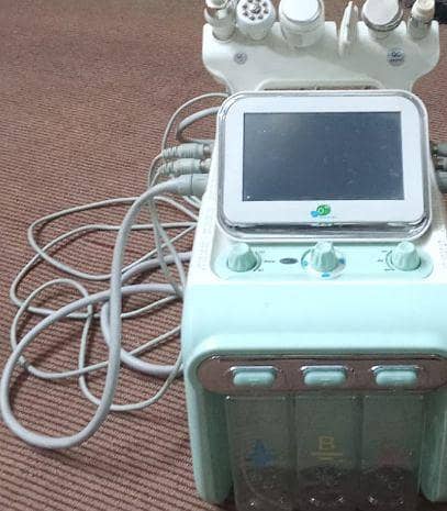 HyrdraFacial Machine 0