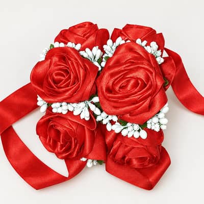 Red Ribbon Rose gajre– Beautiful Gift