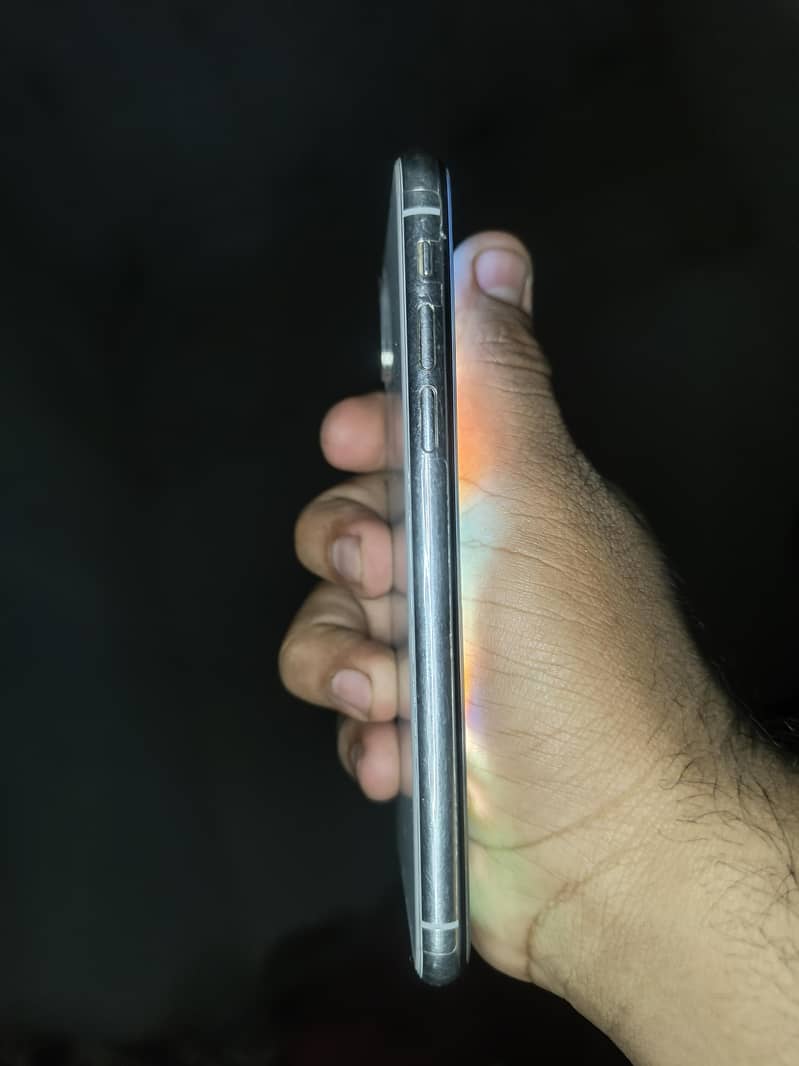 Apple iPhone X 3