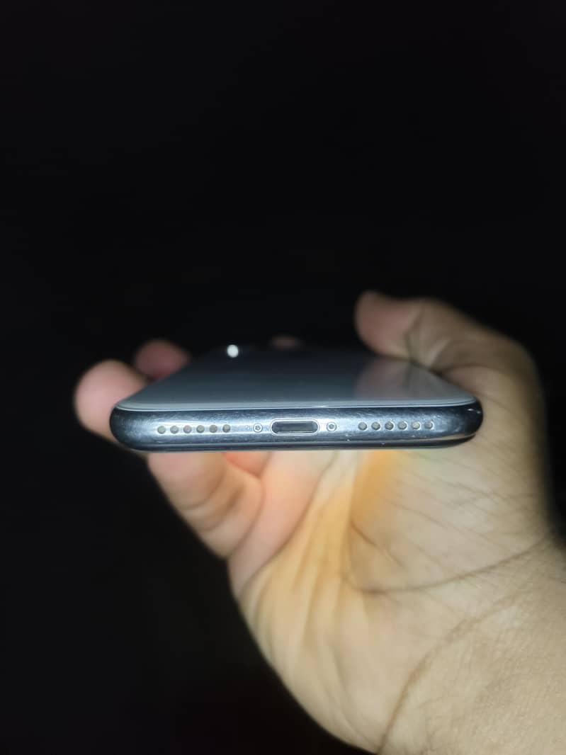 Apple iPhone X 5