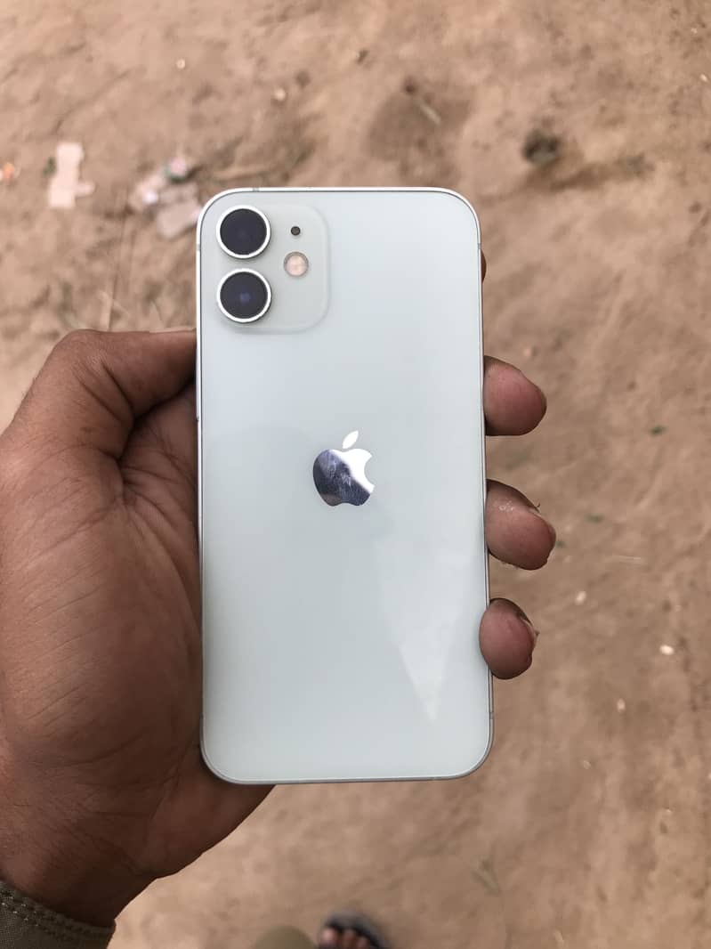 Apple iPhone 12 mini 4