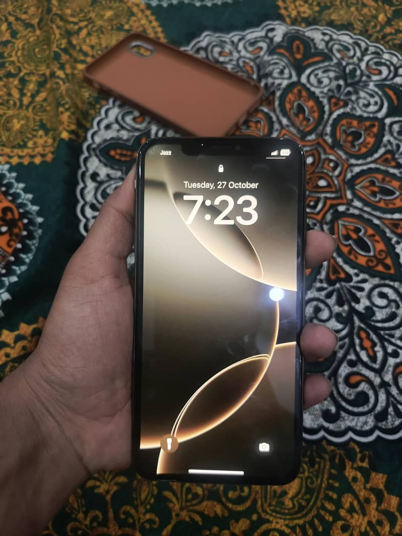 Apple iPhone XS Max 1
