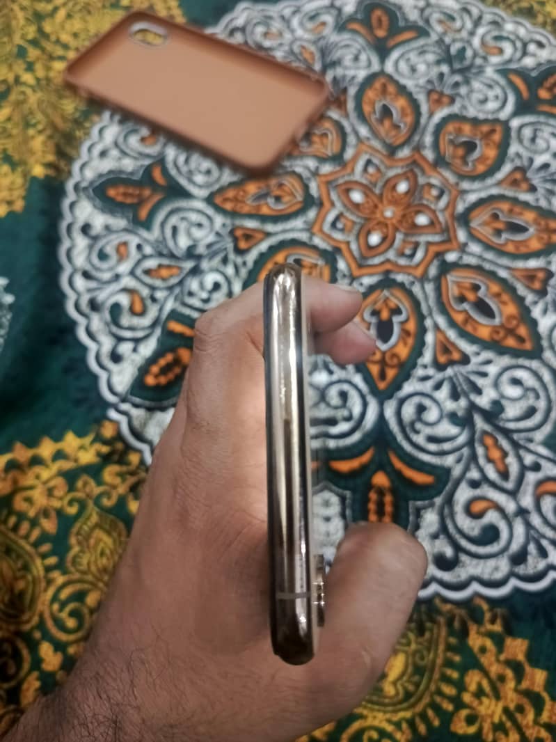 Apple iPhone XS Max 2