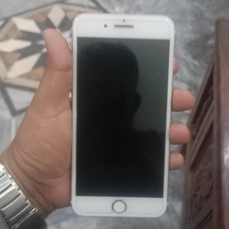 Apple iPhone 7 Plus 1