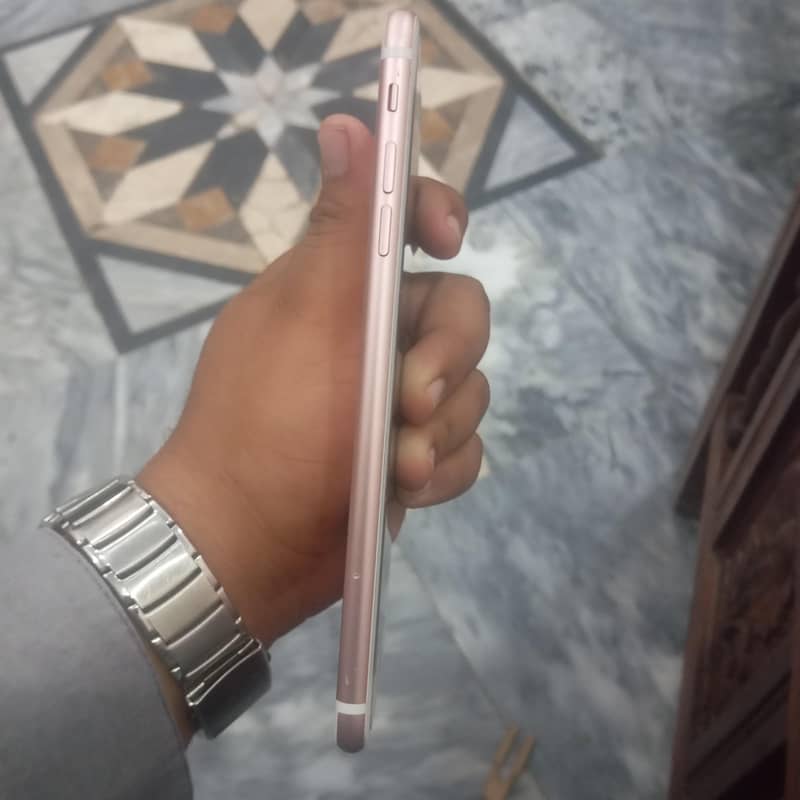 Apple iPhone 7 Plus 3