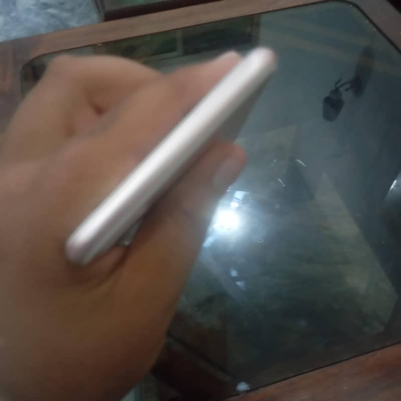 Apple iPhone 7 Plus 5