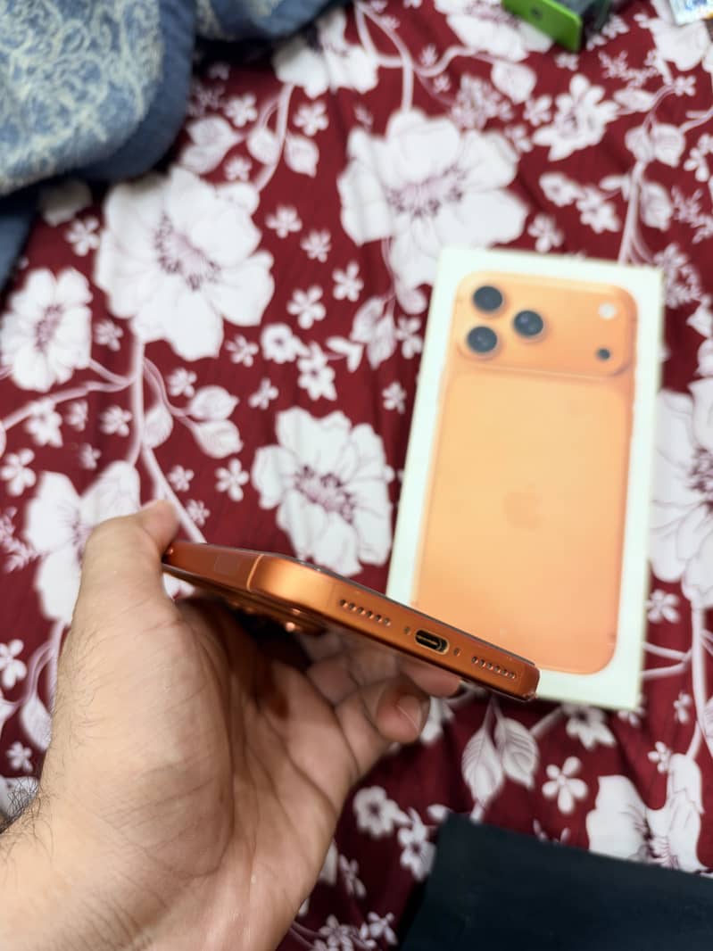 Apple iPhone 17 Pro Max 2