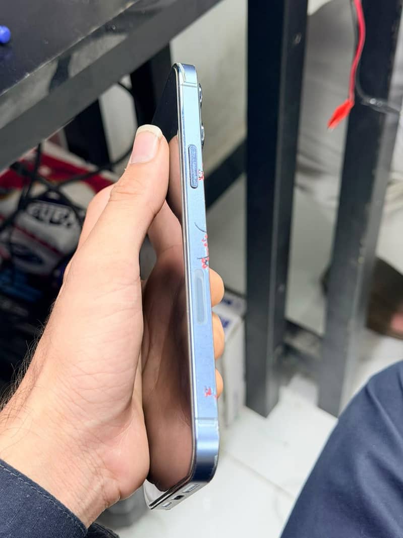 Apple iPhone 13 Pro Max 4