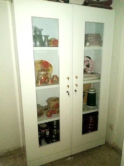Bed,sideTable,almari,diviter,dressing