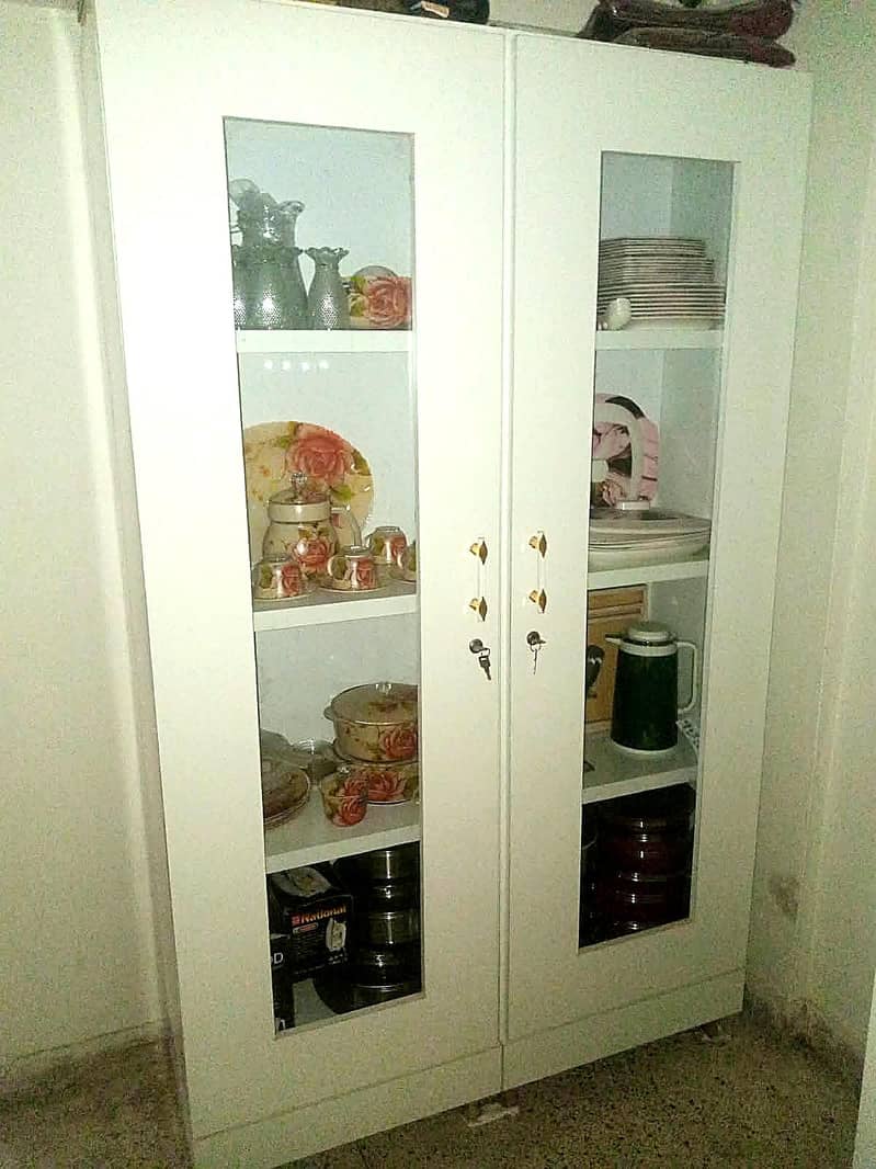 Bed,sideTable,almari,diviter,dressing 0