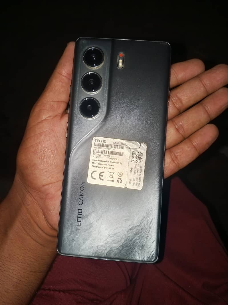 Tecno CAMON 40 Pro 1