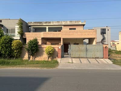 1 Kanal Used House For Sale in Wapda Town Phase 1