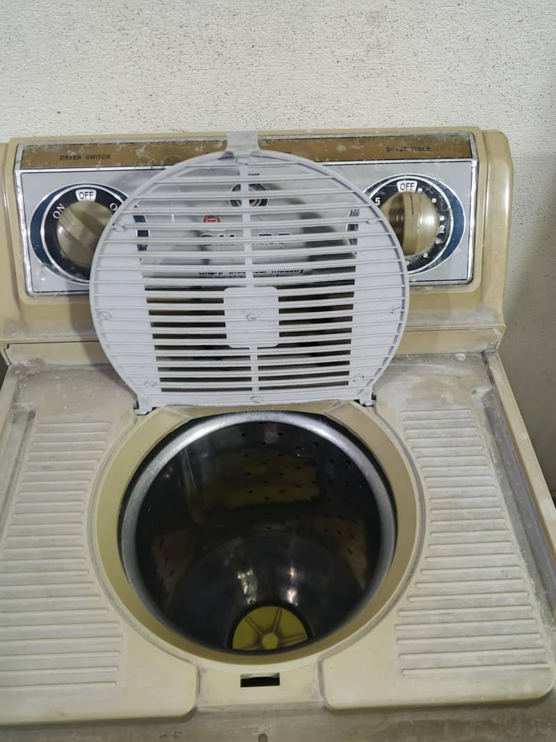 Sharp Spin Dryer – Used, Good Condition 1