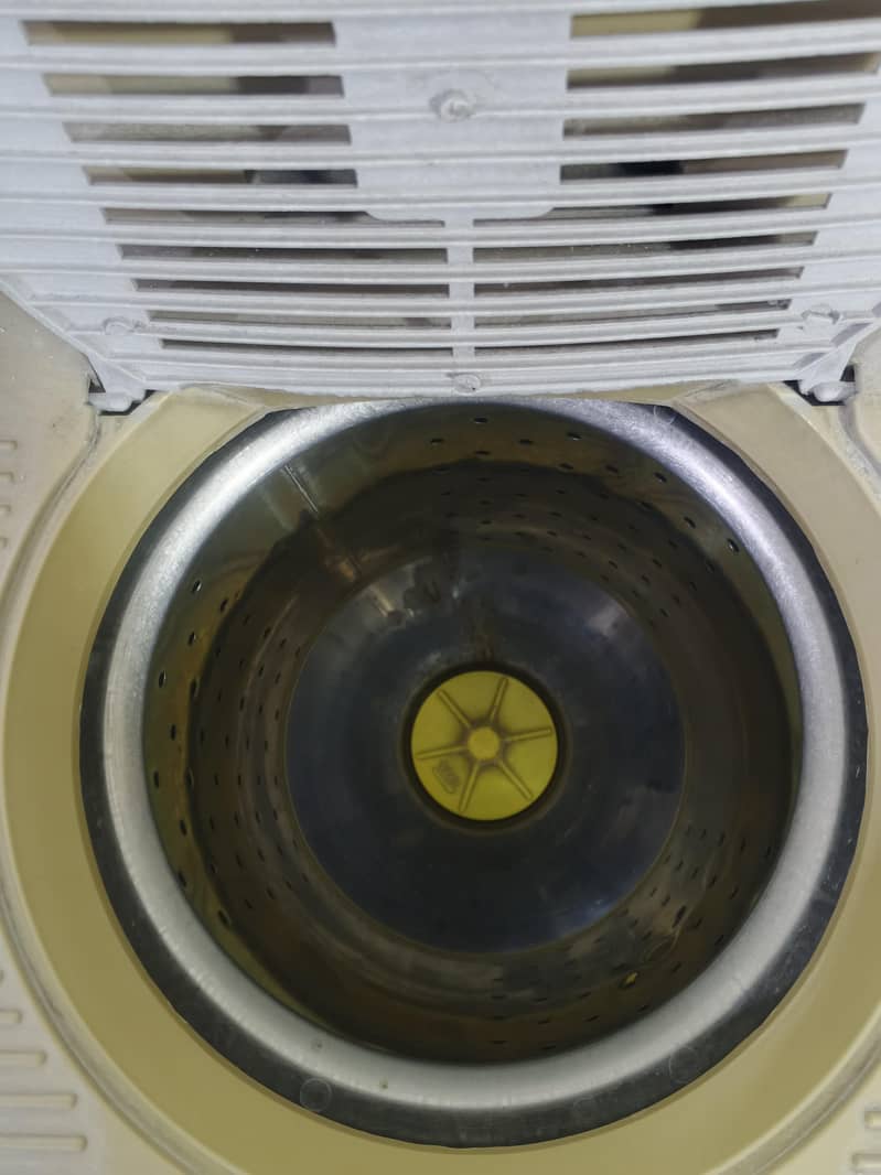 Sharp Spin Dryer – Used, Good Condition 2