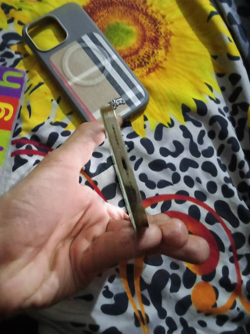 Apple iPhone 13 Pro Max 3