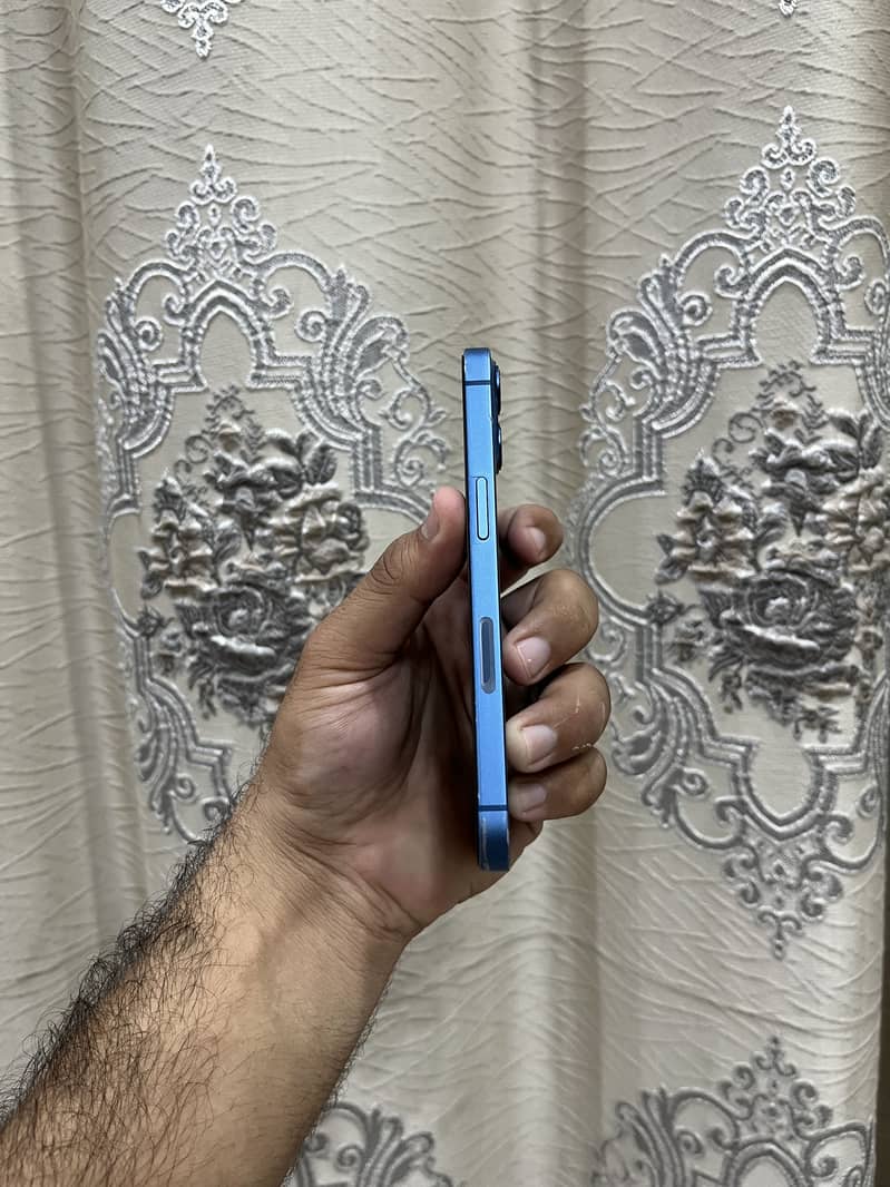 Apple iPhone 13 1