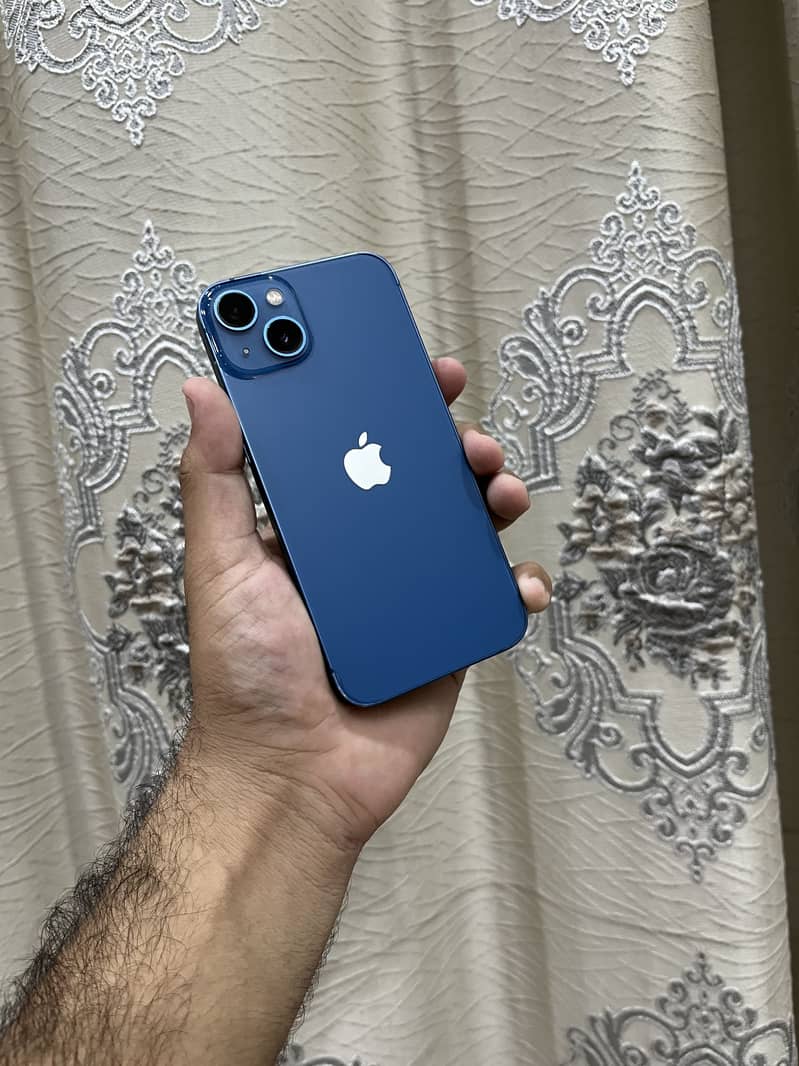 Apple iPhone 13 2