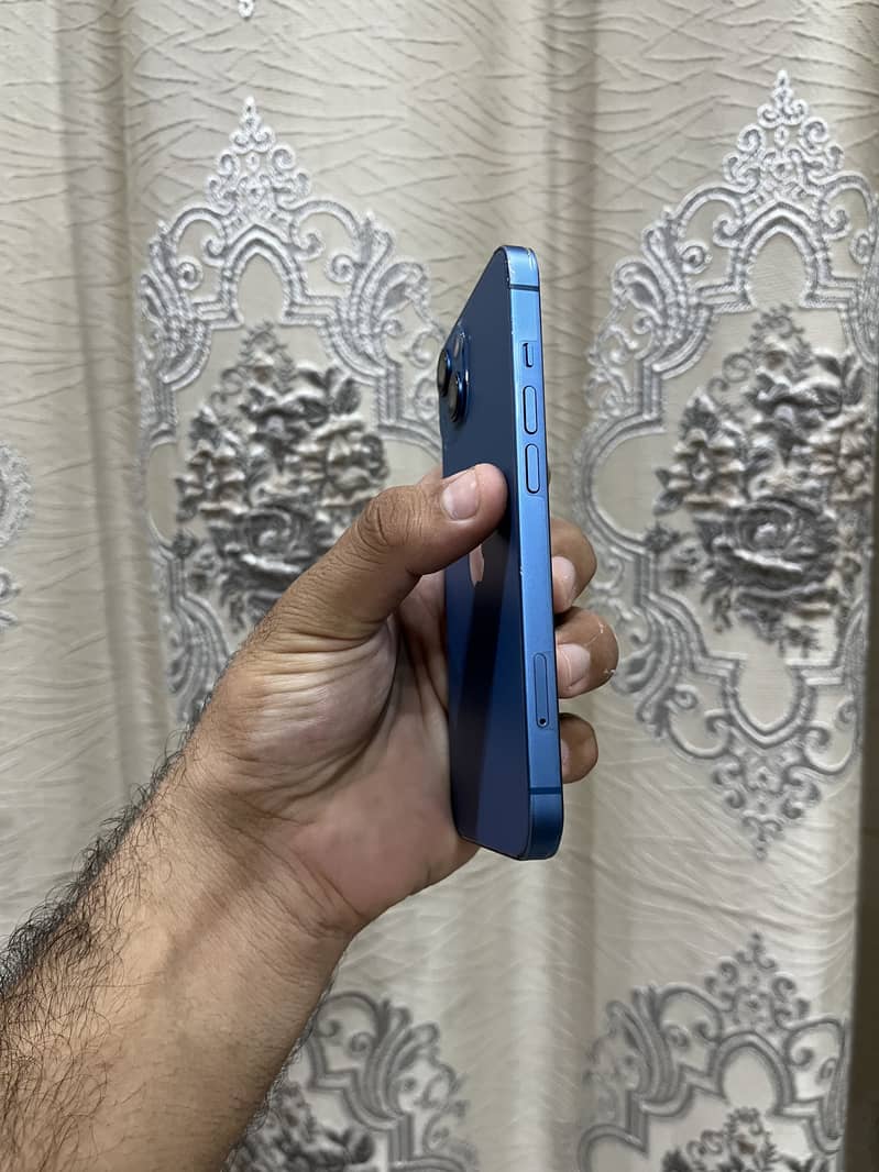 Apple iPhone 13 3