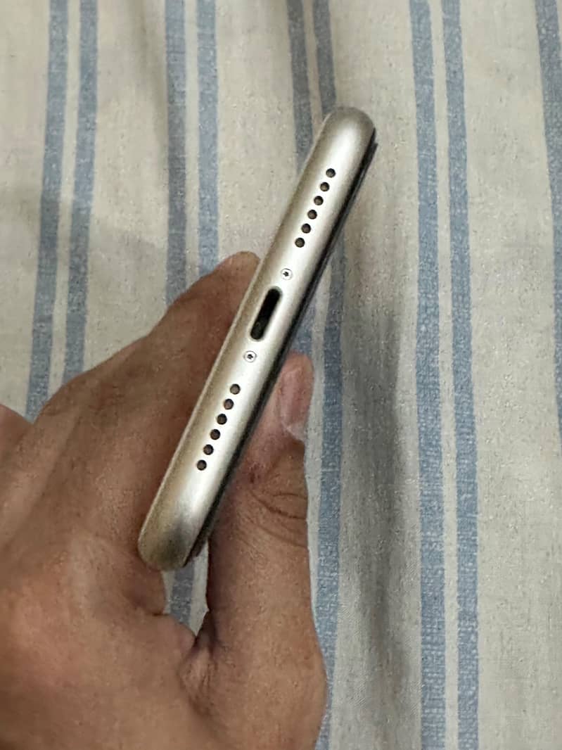 Apple iPhone 11 5