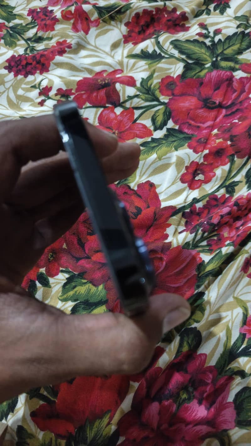 Apple iPhone 14 Pro Max 5