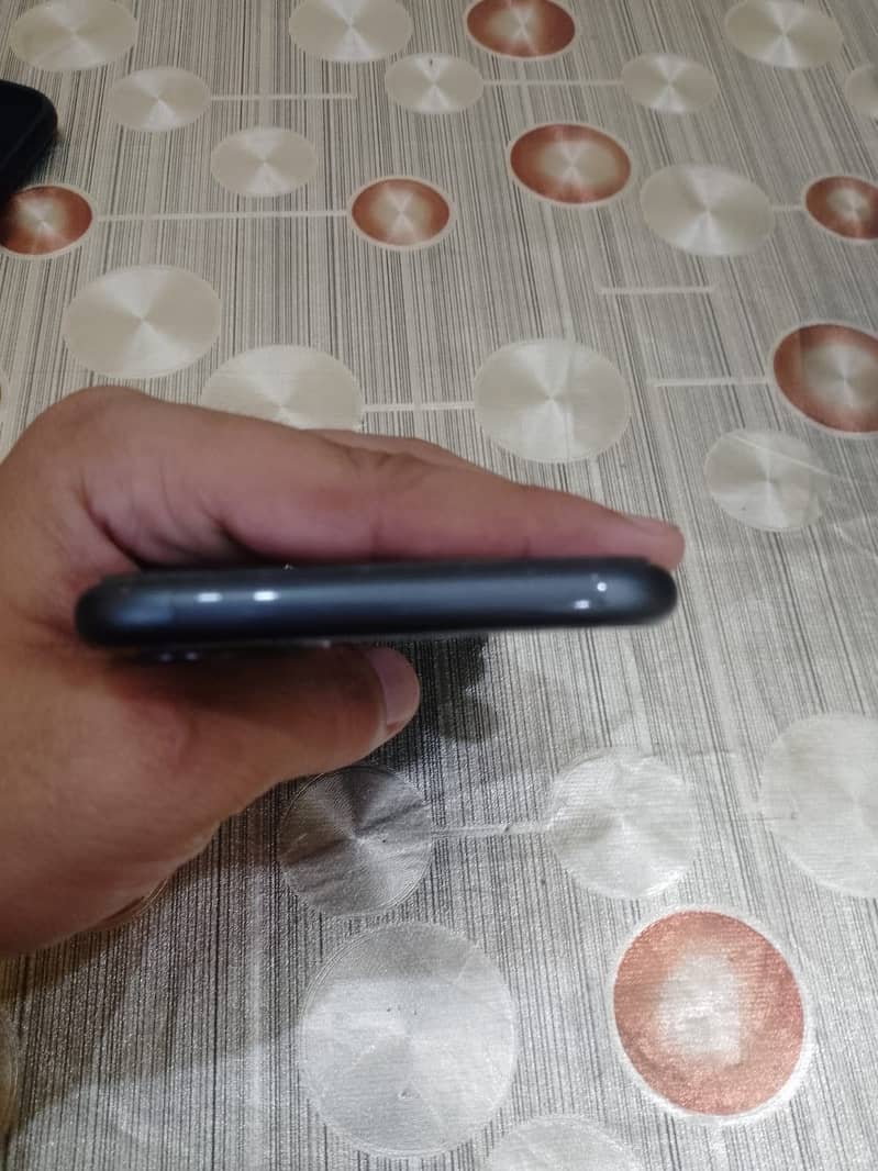 Apple iPhone 11 5