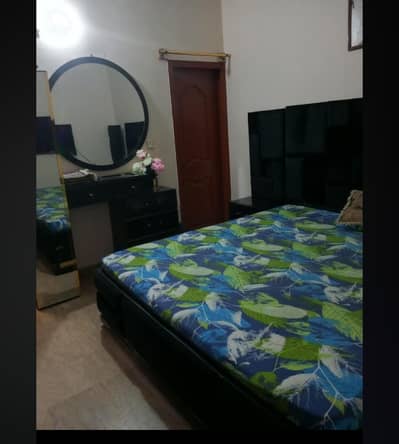 black bed set