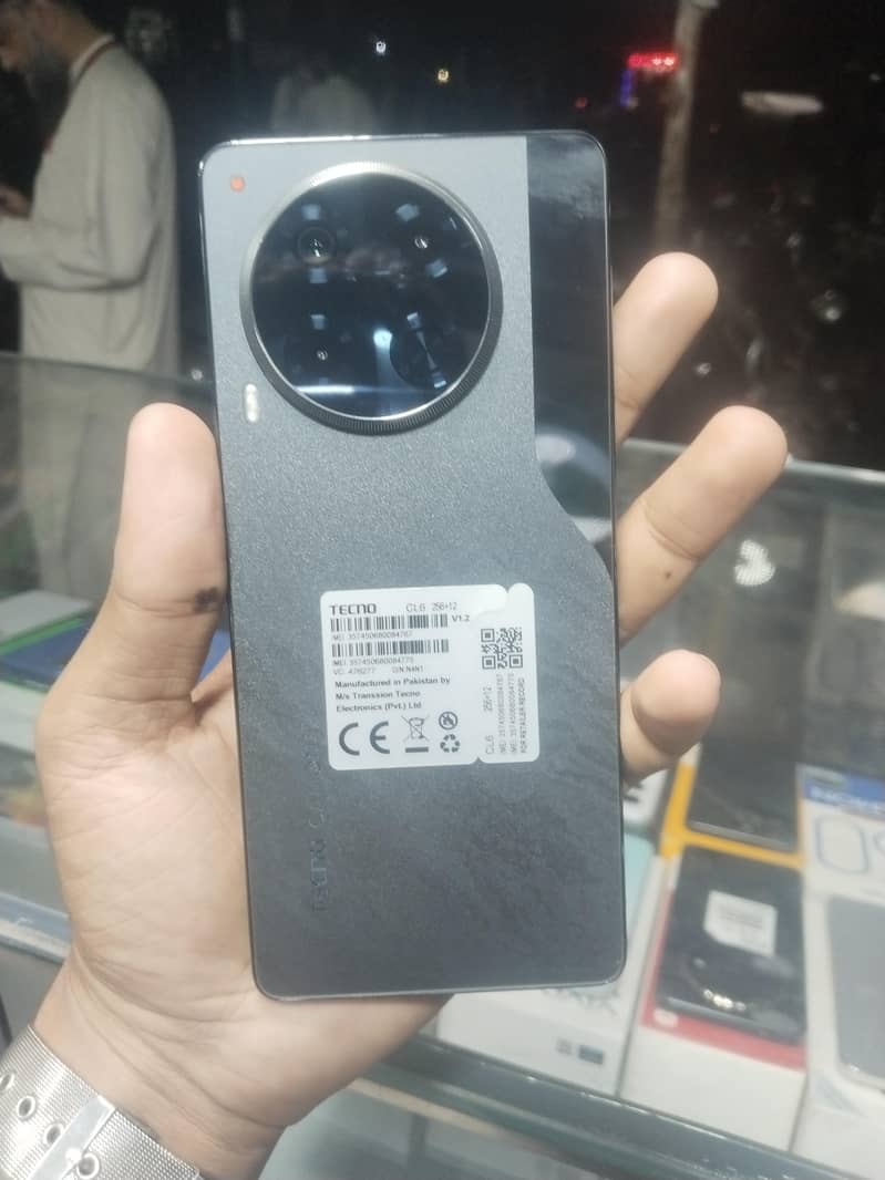 Tecno CAMON 30 0