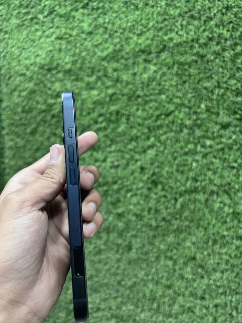 Apple iPhone 13 3