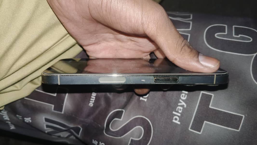 Apple iPhone 13 Pro 2