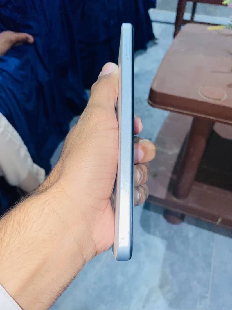 Tecno Spark Go 2 3