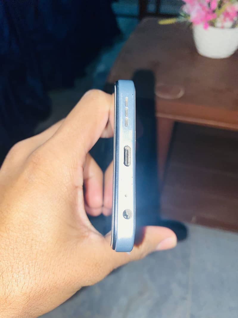 Tecno Spark Go 2 6
