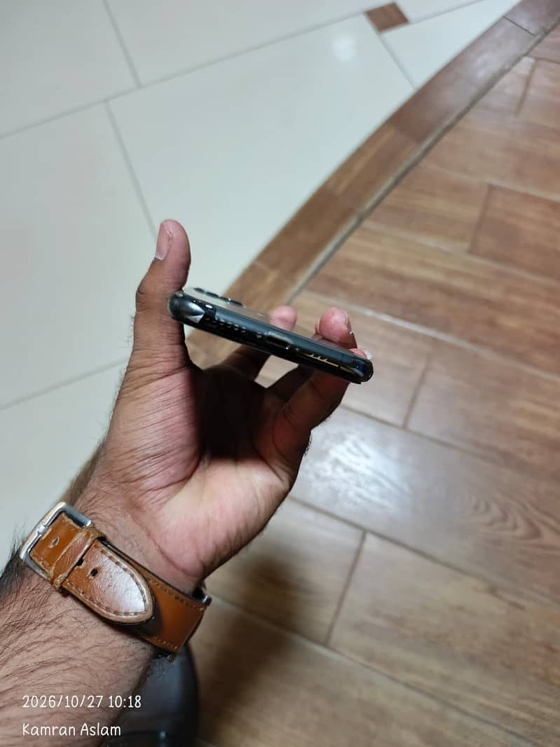 Apple iPhone 11 Pro 3
