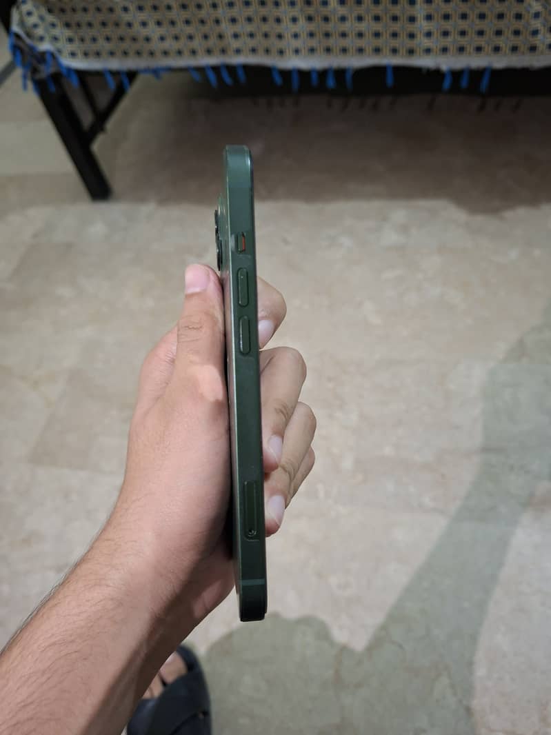 iPhone 13 pta with box 1