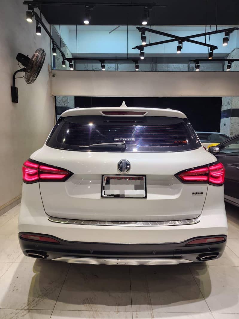 MG HS 2021 1