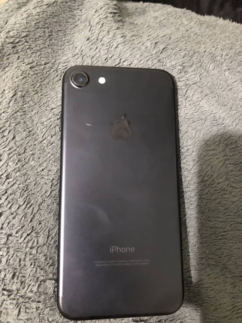 Apple iPhone 7 3