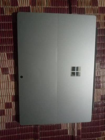 Microsoft surface pro 5 12.5" i7 7 gernation 16gb ram 512gb ssd