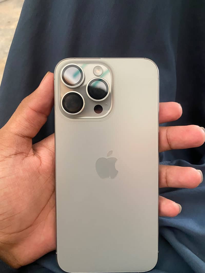 Apple iPhone 15 Pro Max 0