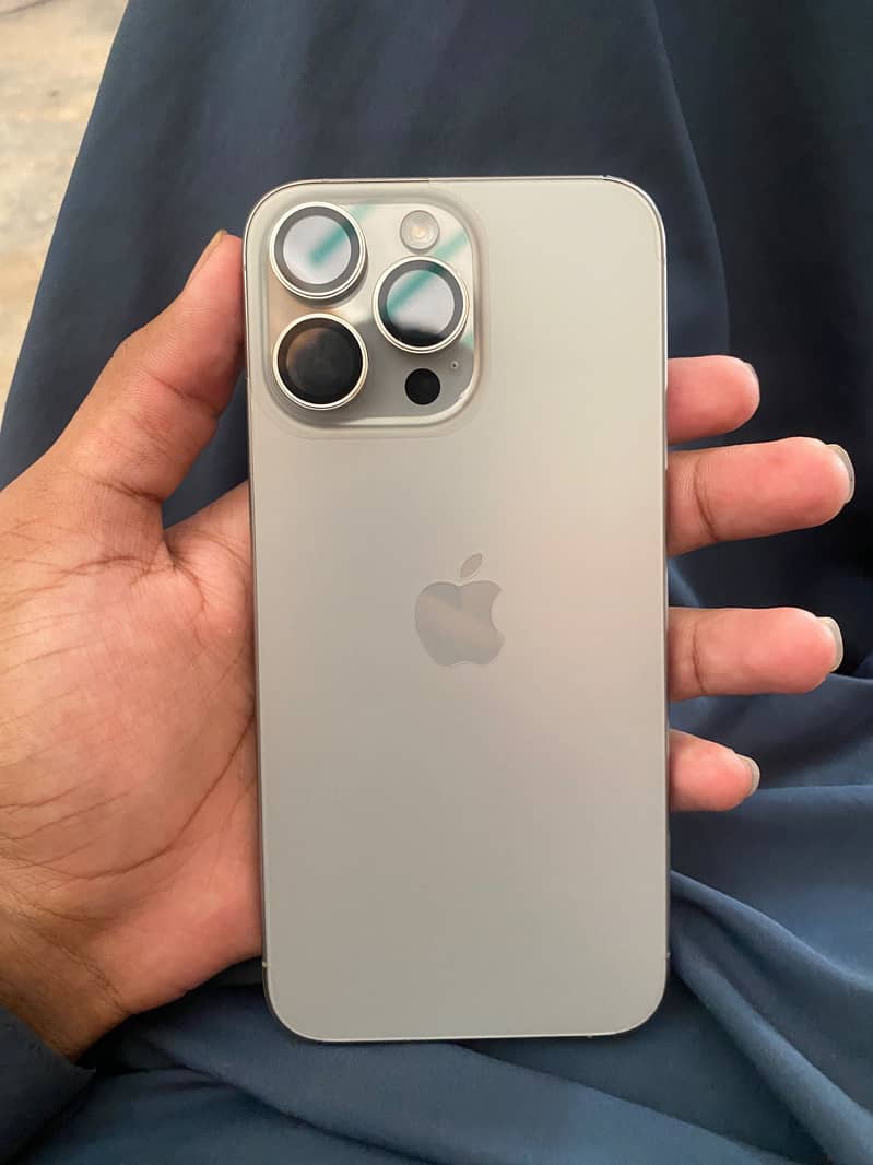 Apple iPhone 15 Pro Max 1