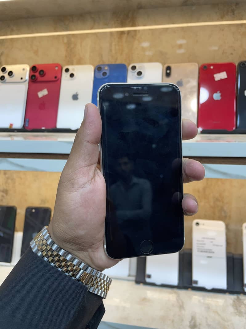 Apple iPhone SE 3