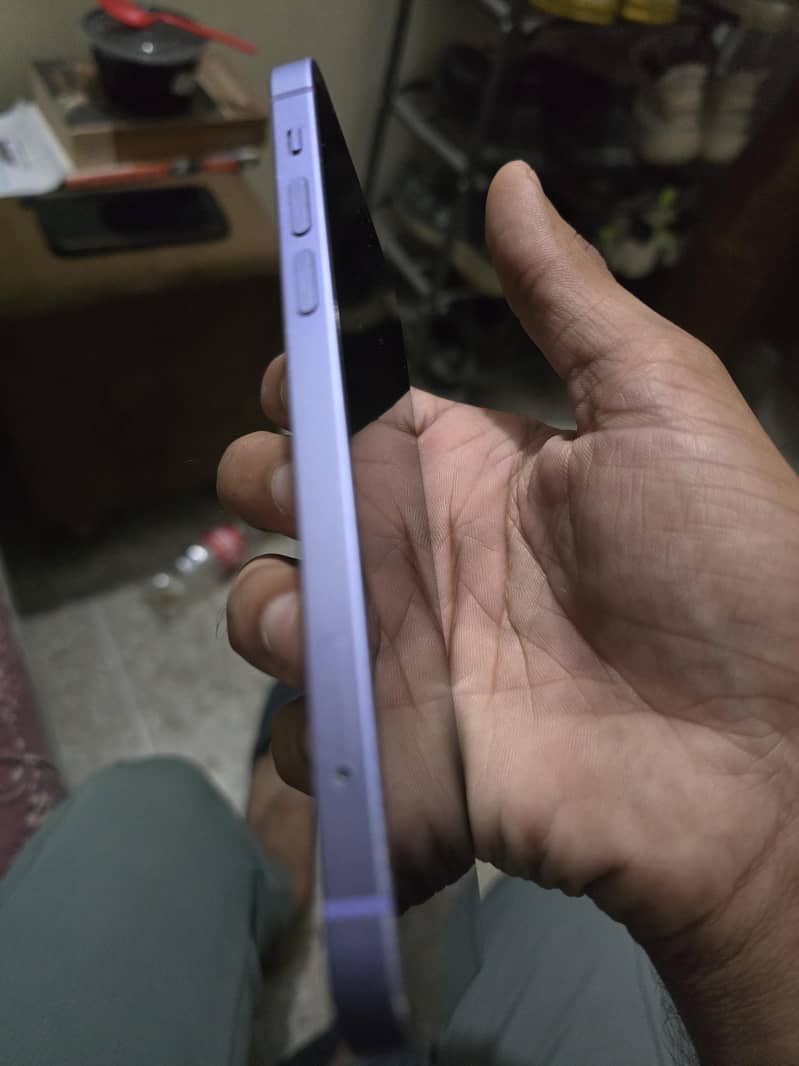 Apple iPhone 12 3