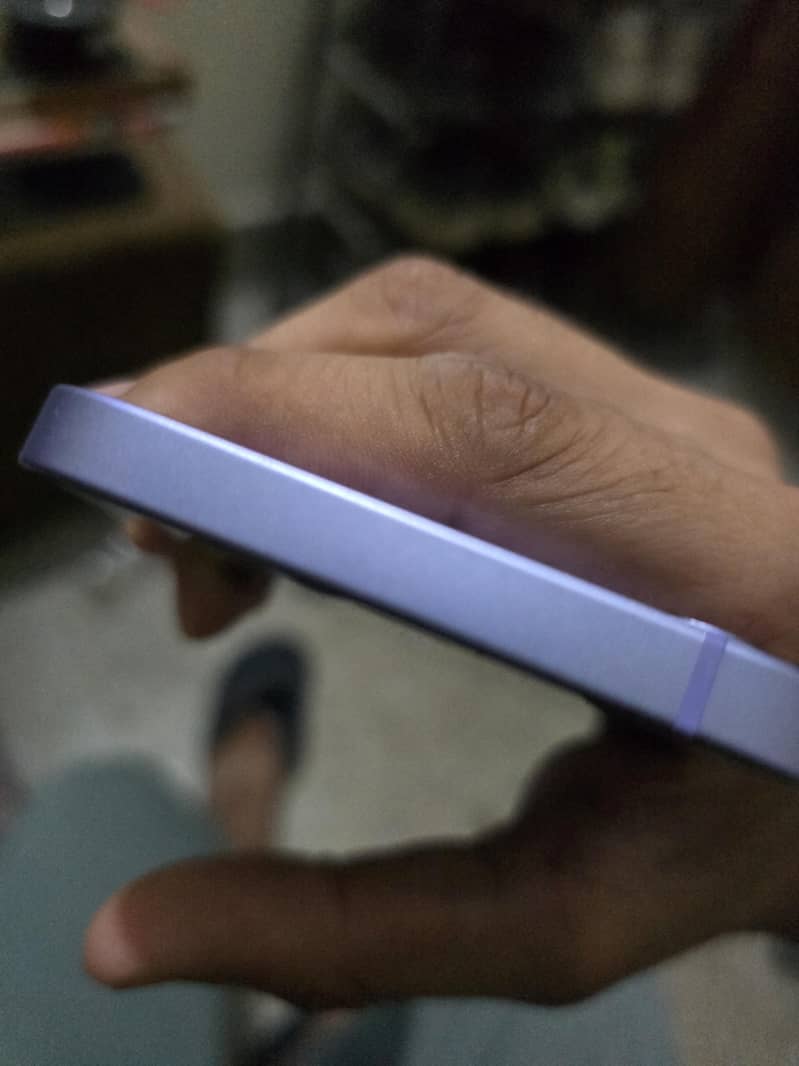 Apple iPhone 12 4