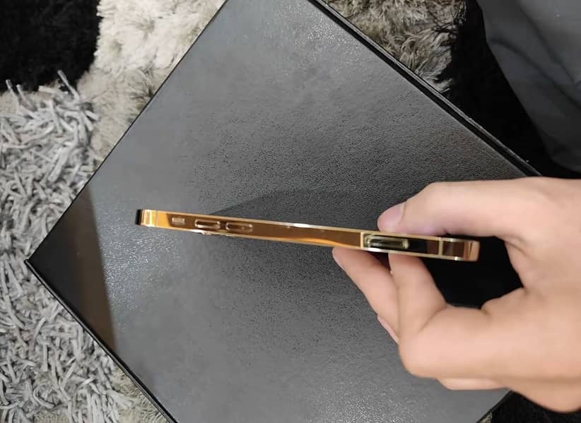 Apple iPhone 12 Pro 2