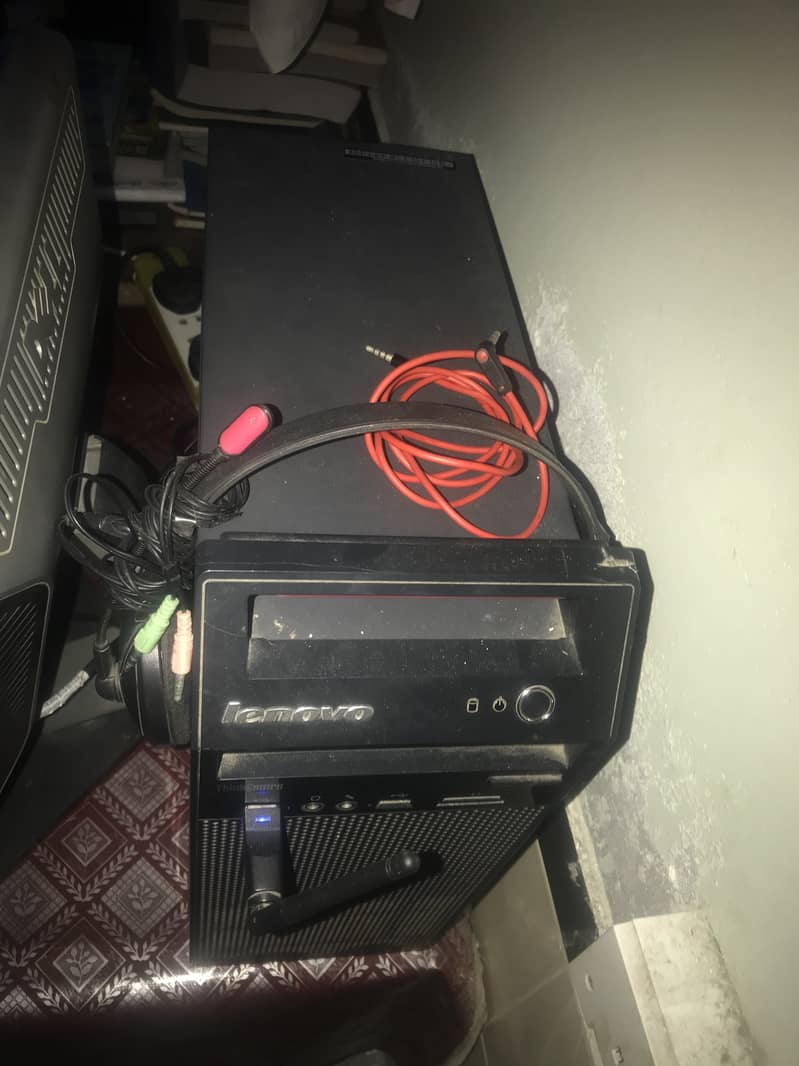 LENOVO COMPUTER WITH ALL COMPONENTS 0