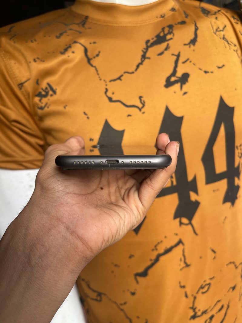 Apple iPhone 11 2
