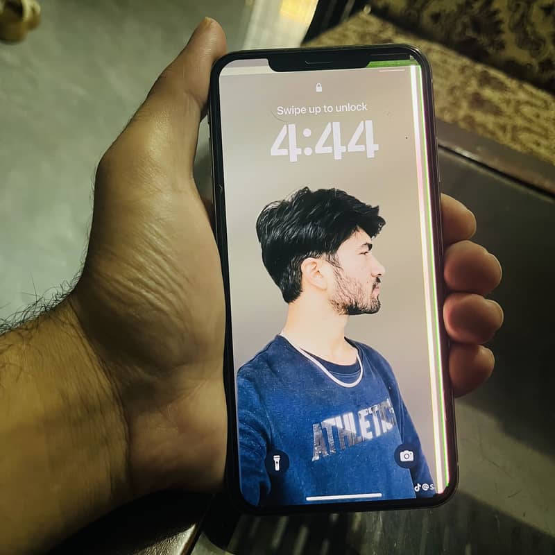 Apple iPhone XS Max 1